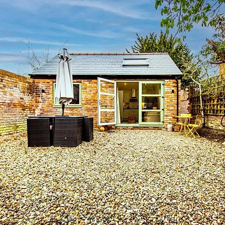 The Garden Suite Annex, Hoole By Rework Accommodation Chester Exterior photo